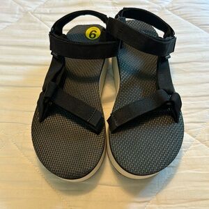 Women’s Teva platform sandal